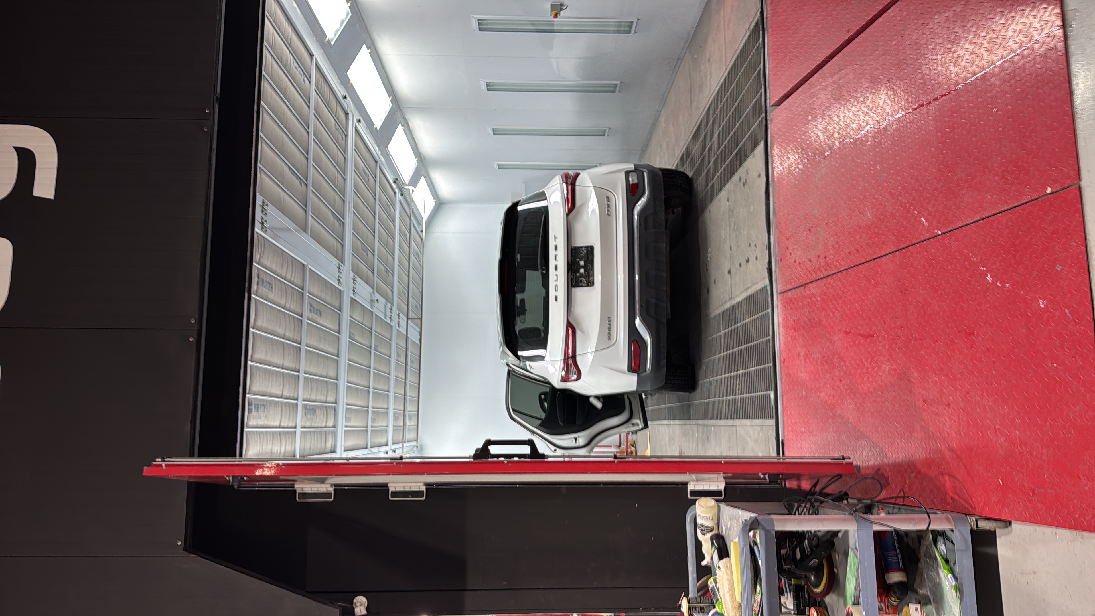 Mechanic Workshop — FixHive Dubai Investment Park